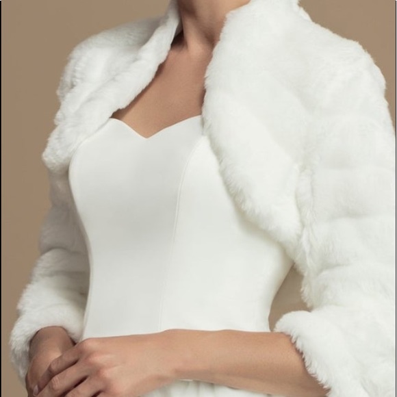 White Fur Cape Jacket Faux Fur Short 